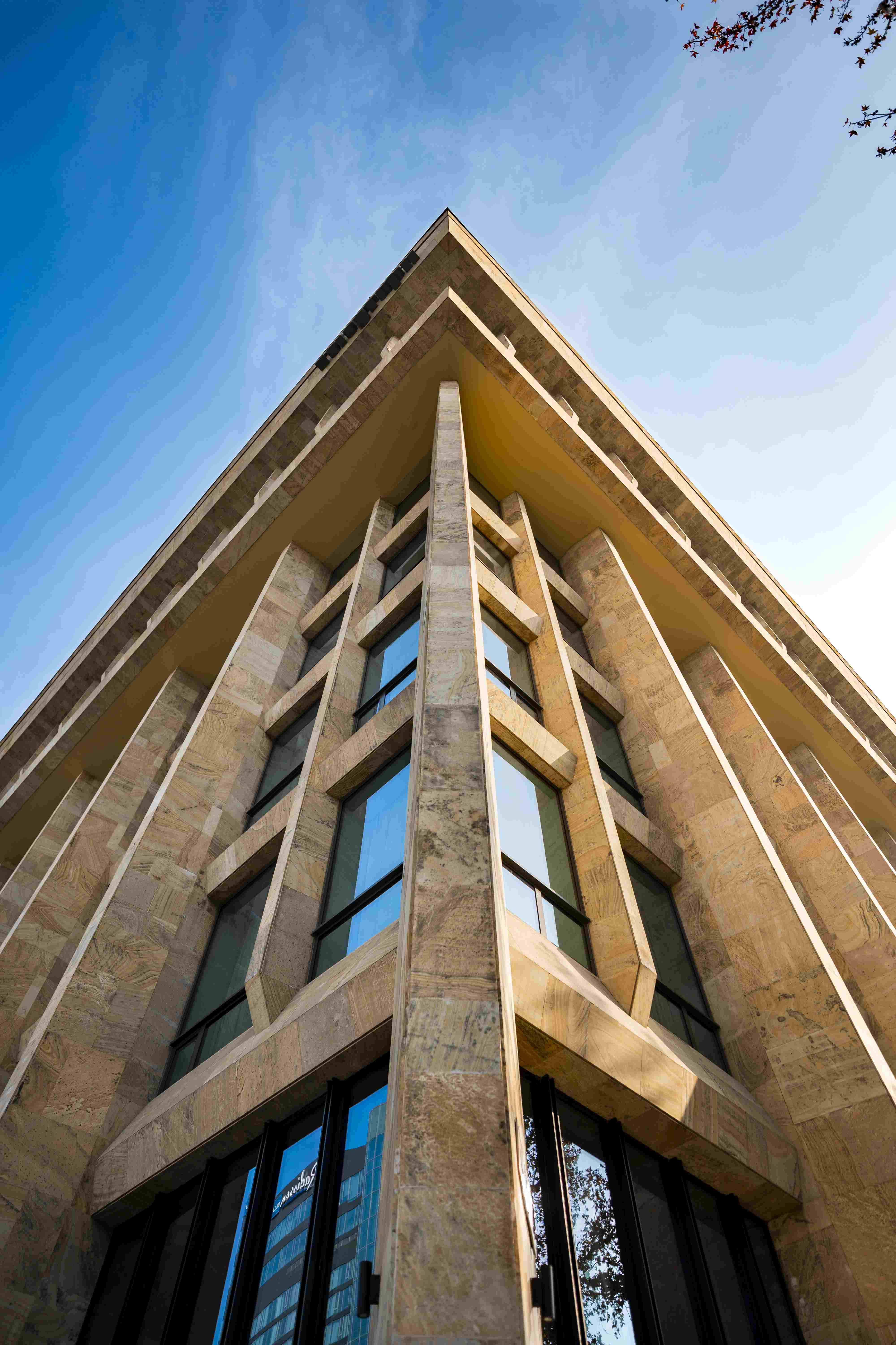 Telegraph Hotel Façade